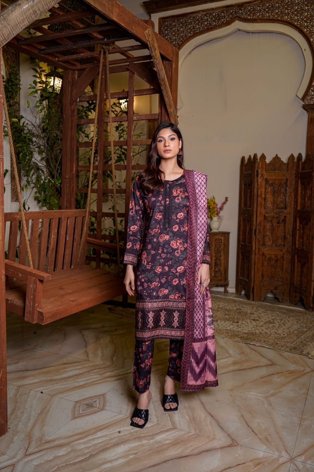 Women's Embroidered Ethnic Suit Set