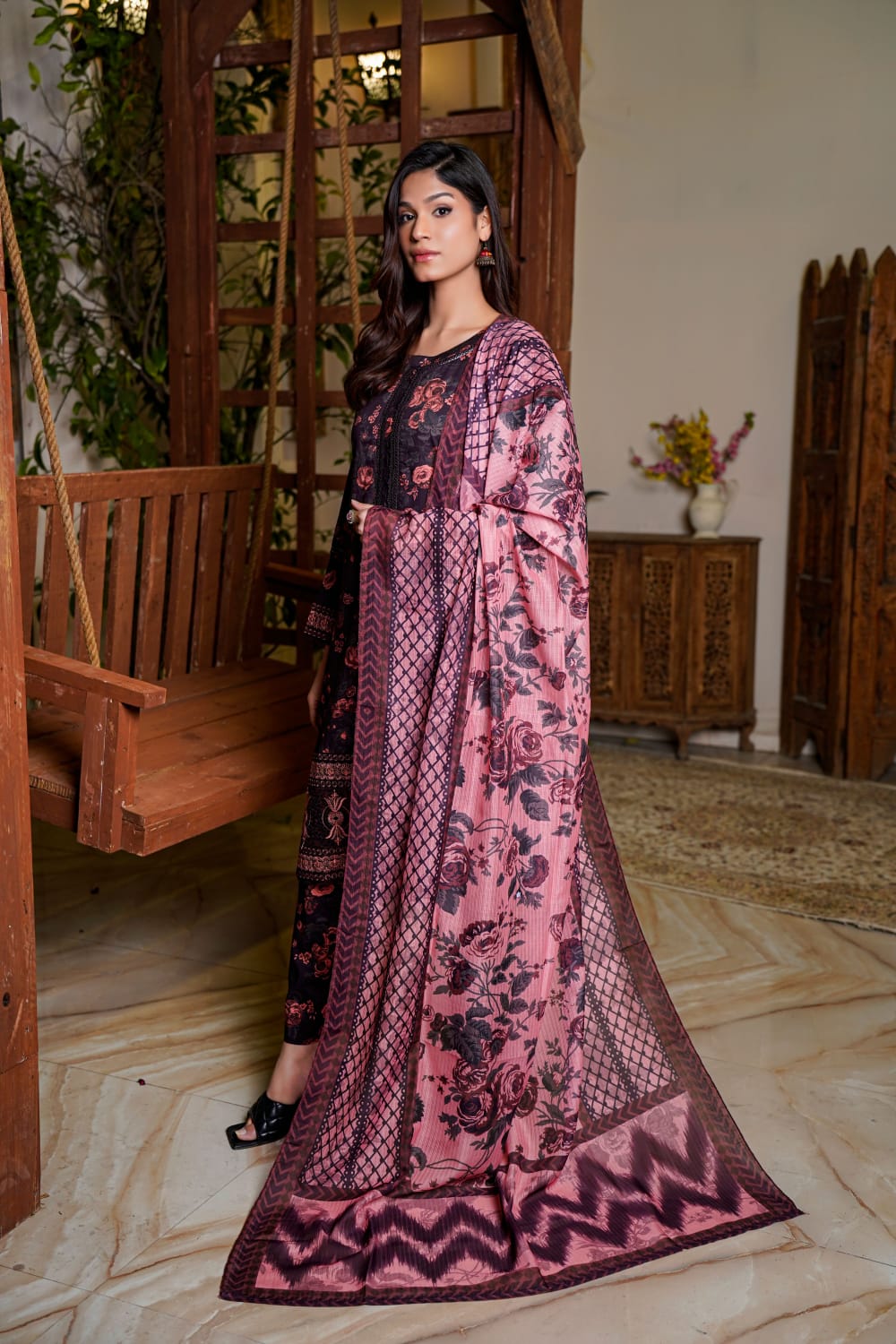 Women's Embroidered Ethnic Suit Set - Image 2