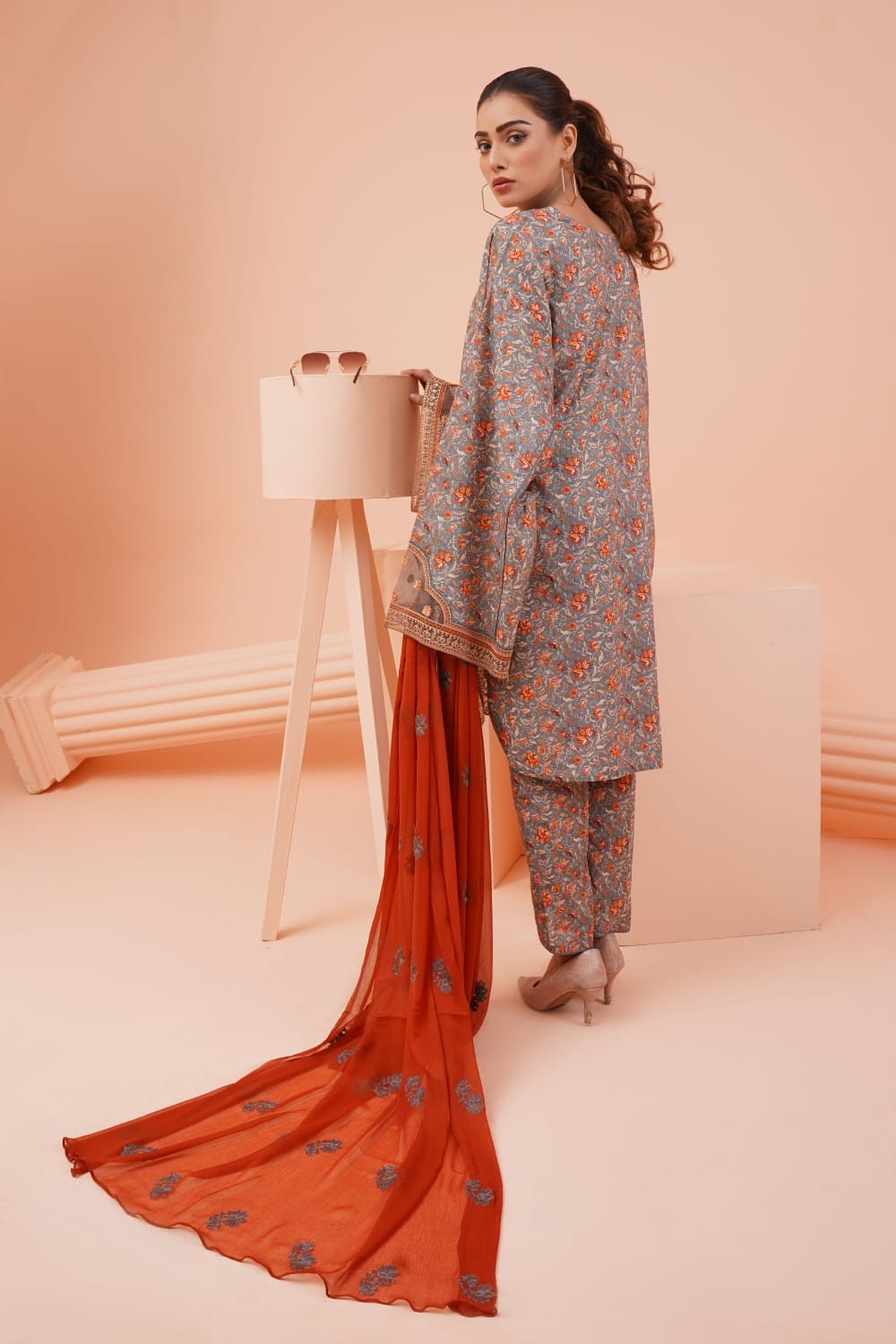 women's embroidered ethnic suit set women's embroidered ethnic suit set