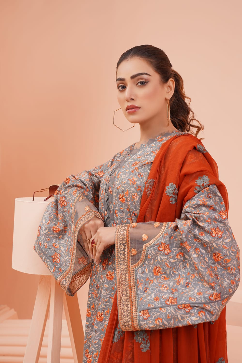 women's embroidered ethnic suit set women's embroidered ethnic suit set